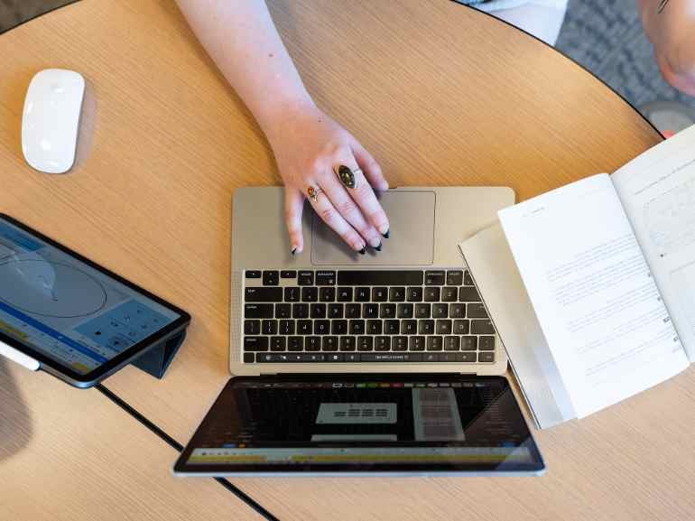 Faculty and Students win grant to improve Spherical Easel application